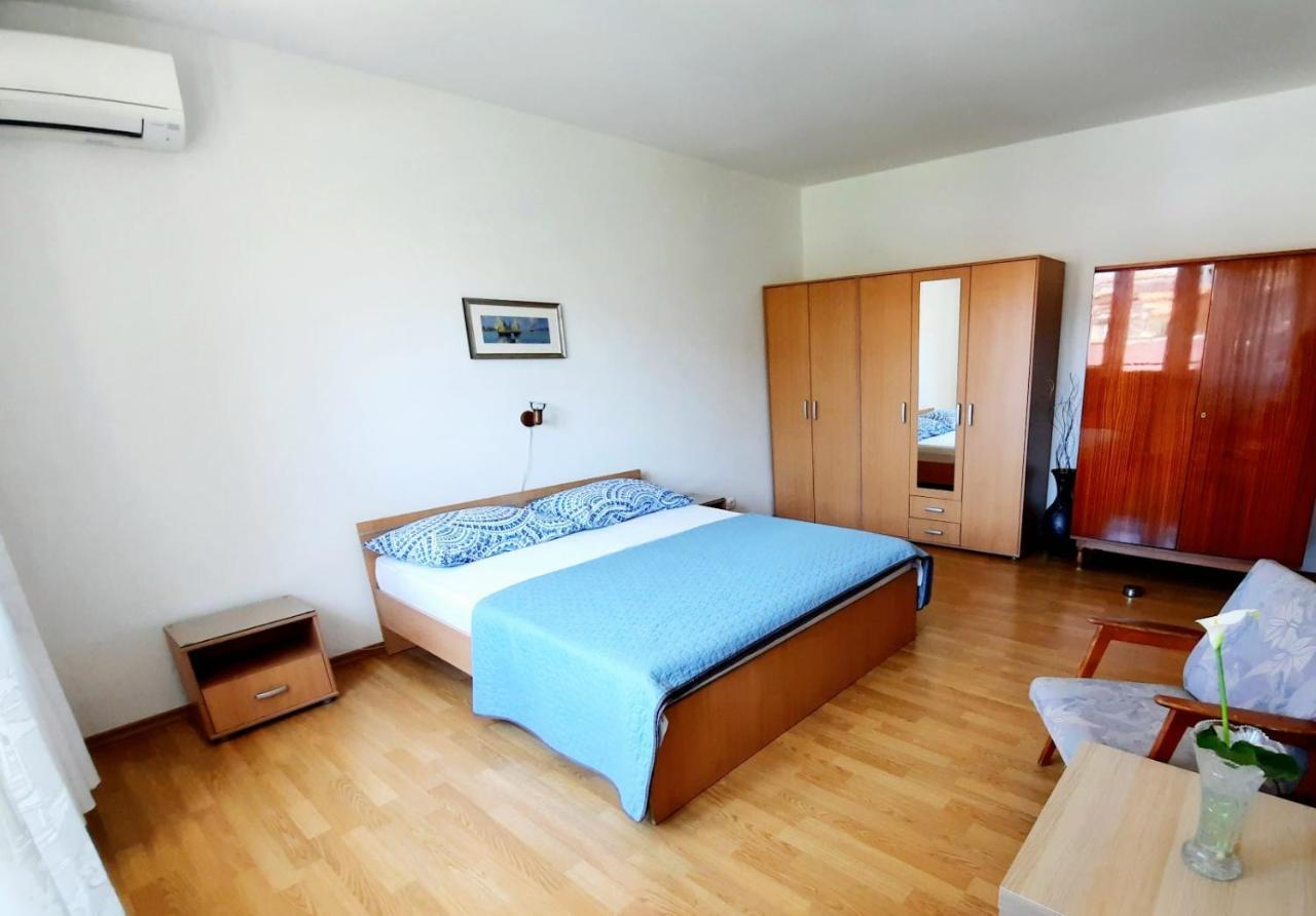 Holiday Erna - Apartments Cherry & Blue Novigrad  Exterior photo
